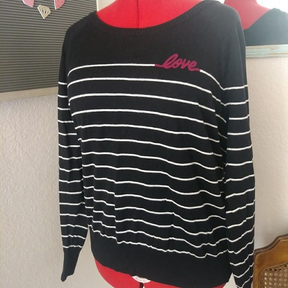 Torrid love sweater soft striped size 0/0X - Picture 6 of 6